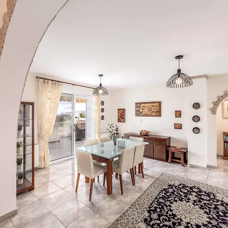 וילה Cliffside Tala