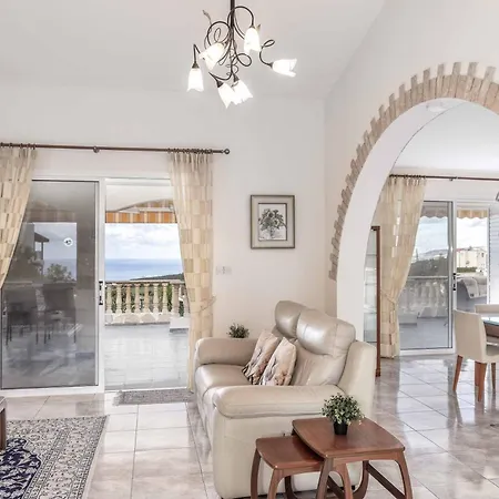 Villa Cliffside