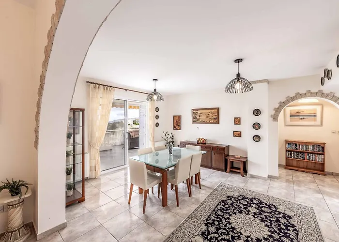 Villa Cliffside Tala